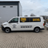 Weißer Lieferwagen mit schwarzem und goldenem "ESCARS"-Logo, QR-Code und Telefonnummer +49 162 85 85 477.
