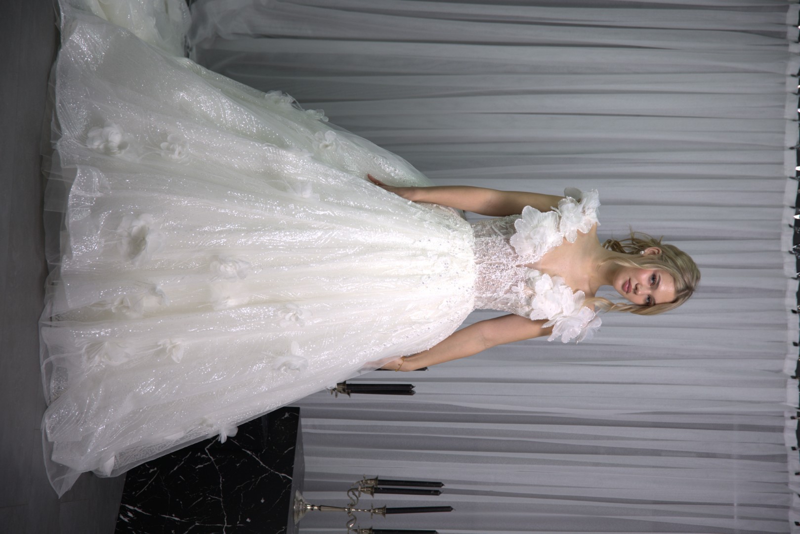 Fit and Flare Brautkleid, das die weibliche Silhouette betont