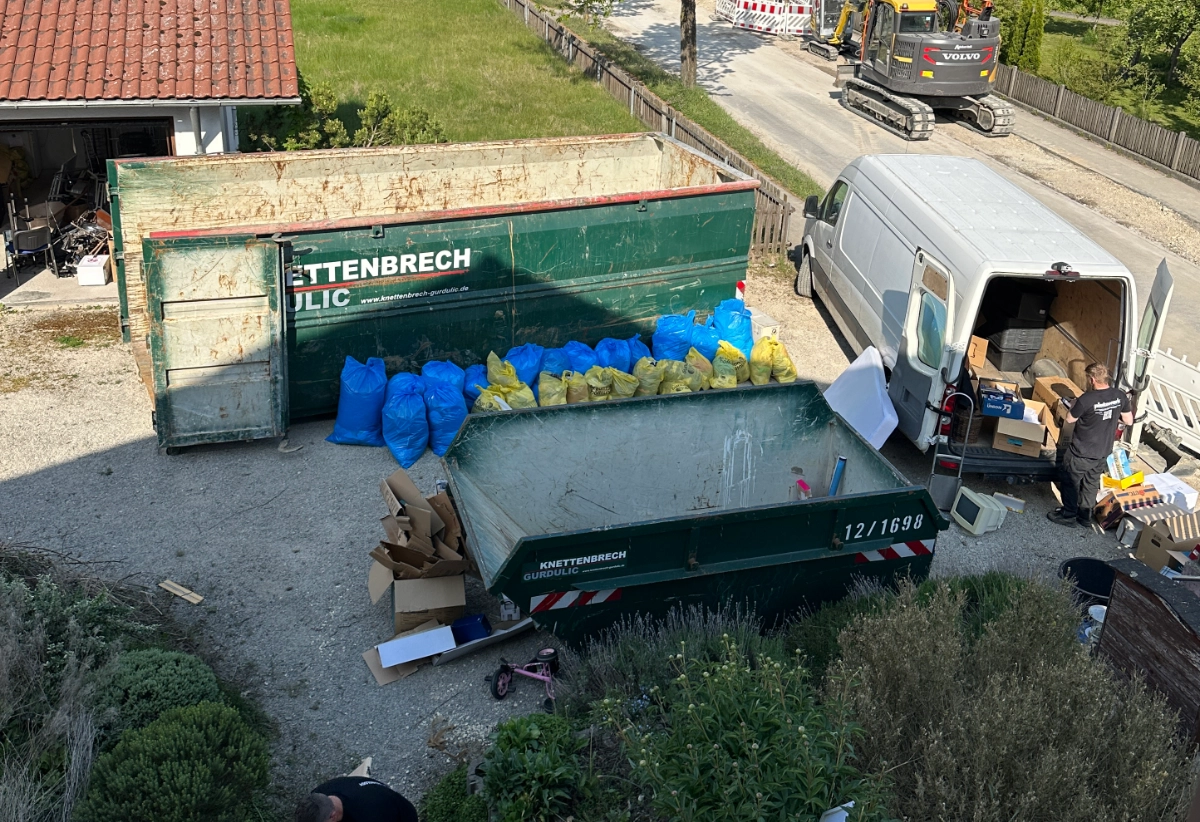 Geräumter Raum nach Haushaltsauflösung und Grundreinigung durch Platzwerk Allgäu
