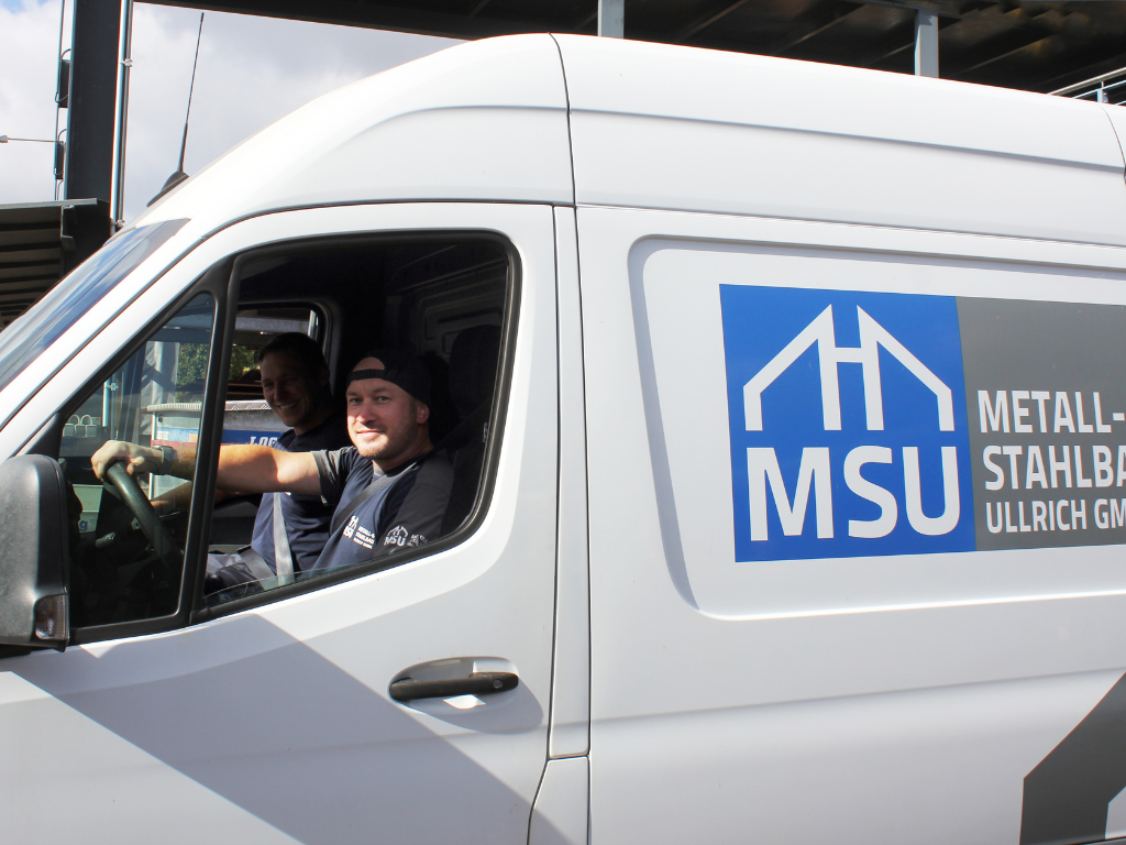 Kollegen im MSU-Transporter