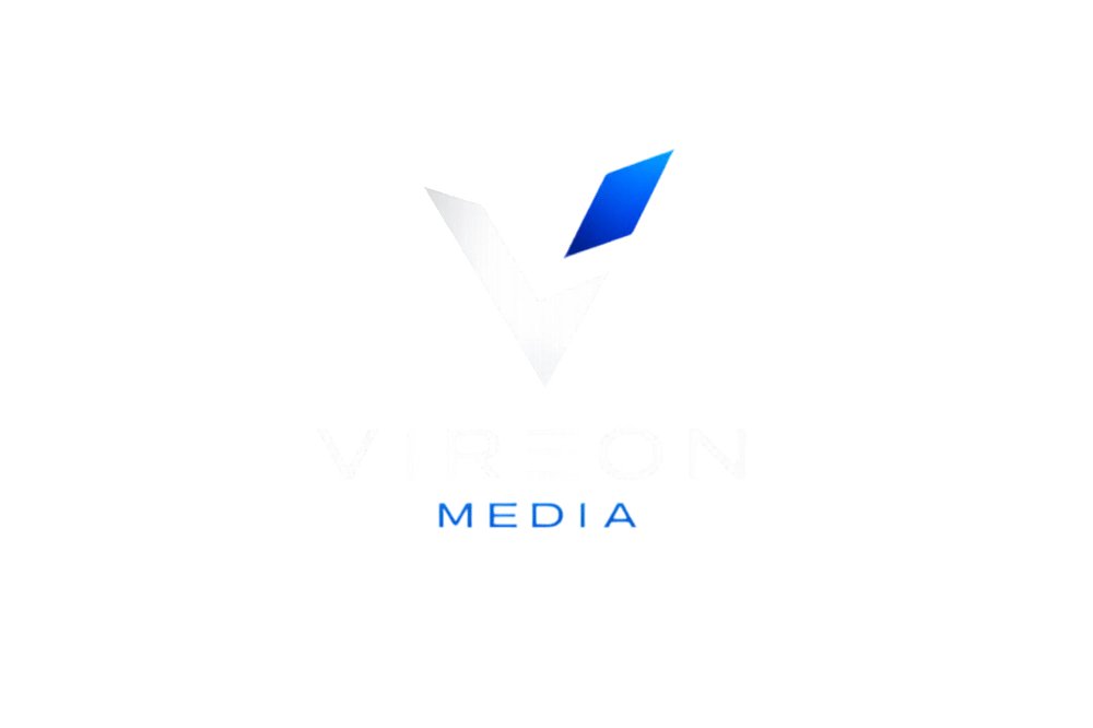 Vireon Media Logo mit einem stilisierten weißen V und blauem Akzent auf schwarzem Hintergrund.