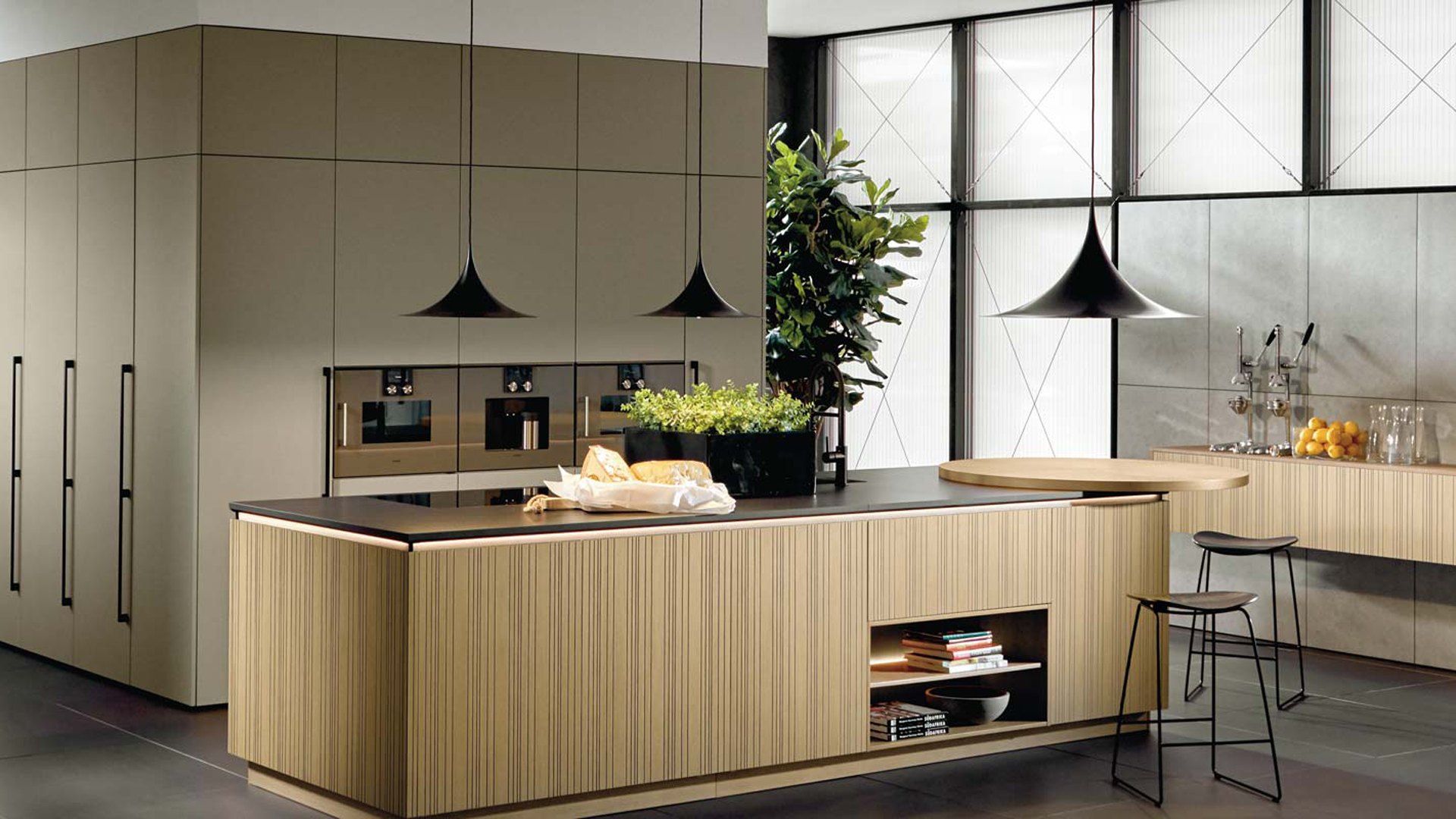 Moderne Duitse keuken met stenen werkblad