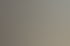 Zwei Tischler arbeiten in einer Werkstatt mit einer Makita Kappsäge an einem Holzbalken.