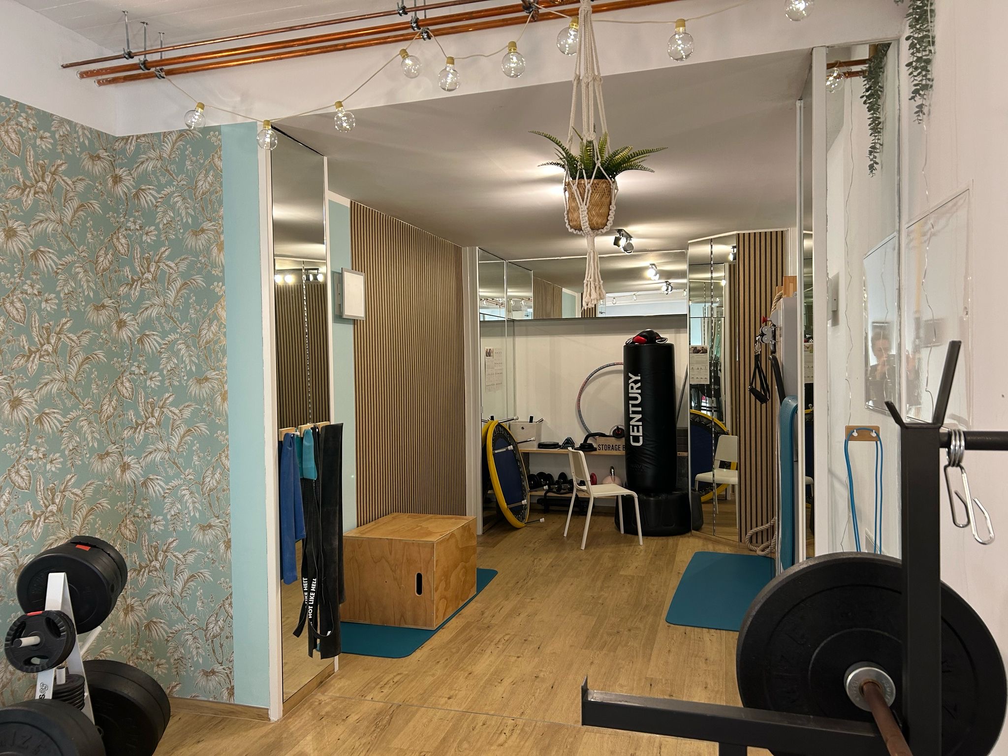 Helle, moderne Räume der Physiotherapiepraxis Physiokompass in Frankenthal