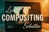 Laptop-Bildschirm zeigt ein Bildbearbeitungsprogramm mit einem Mann vor Sonnenuntergang und den Texten "Licht Composing Schatten".