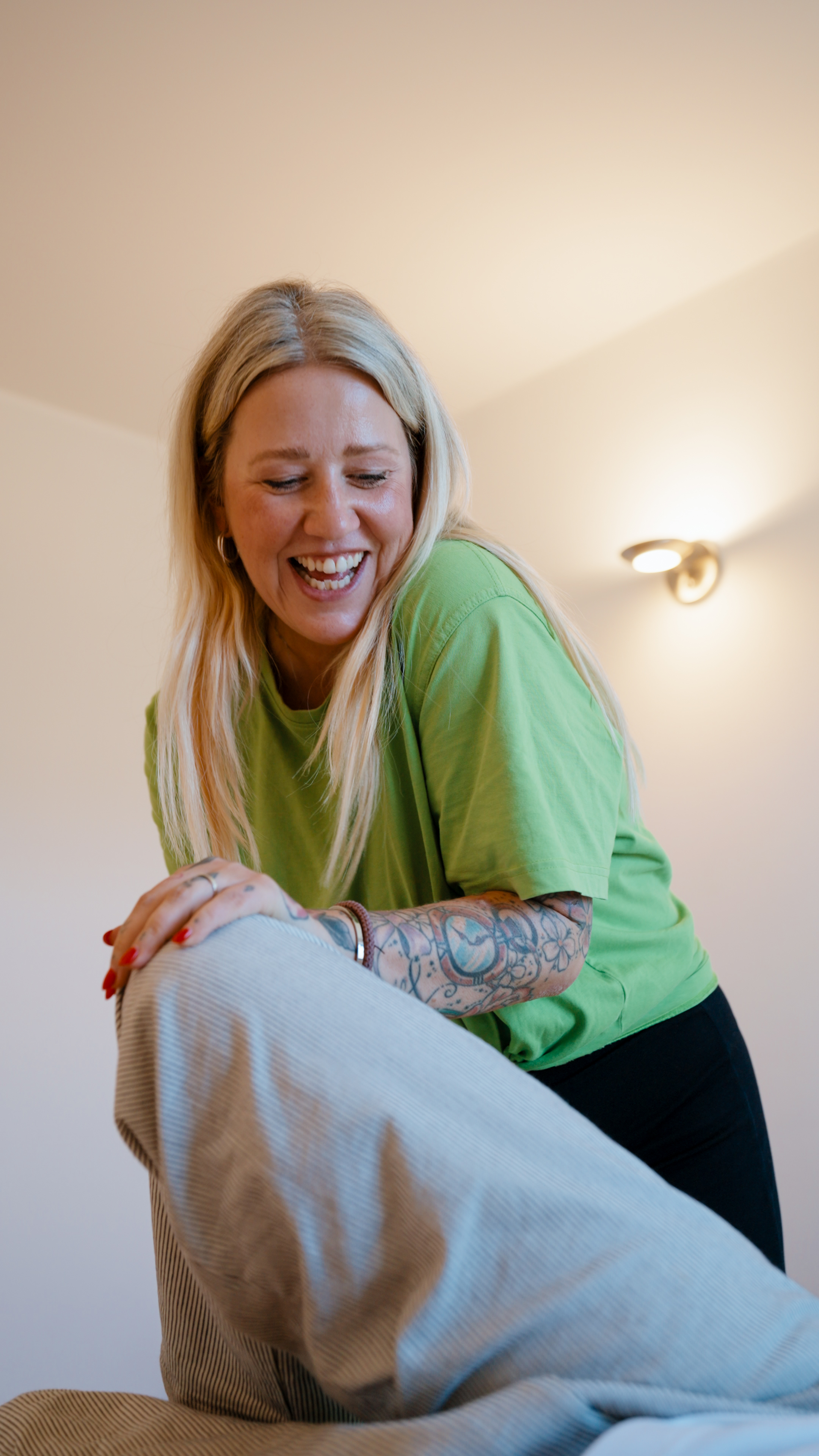 Heller, ruhiger Behandlungsraum der Physiotherapie in Schmitten