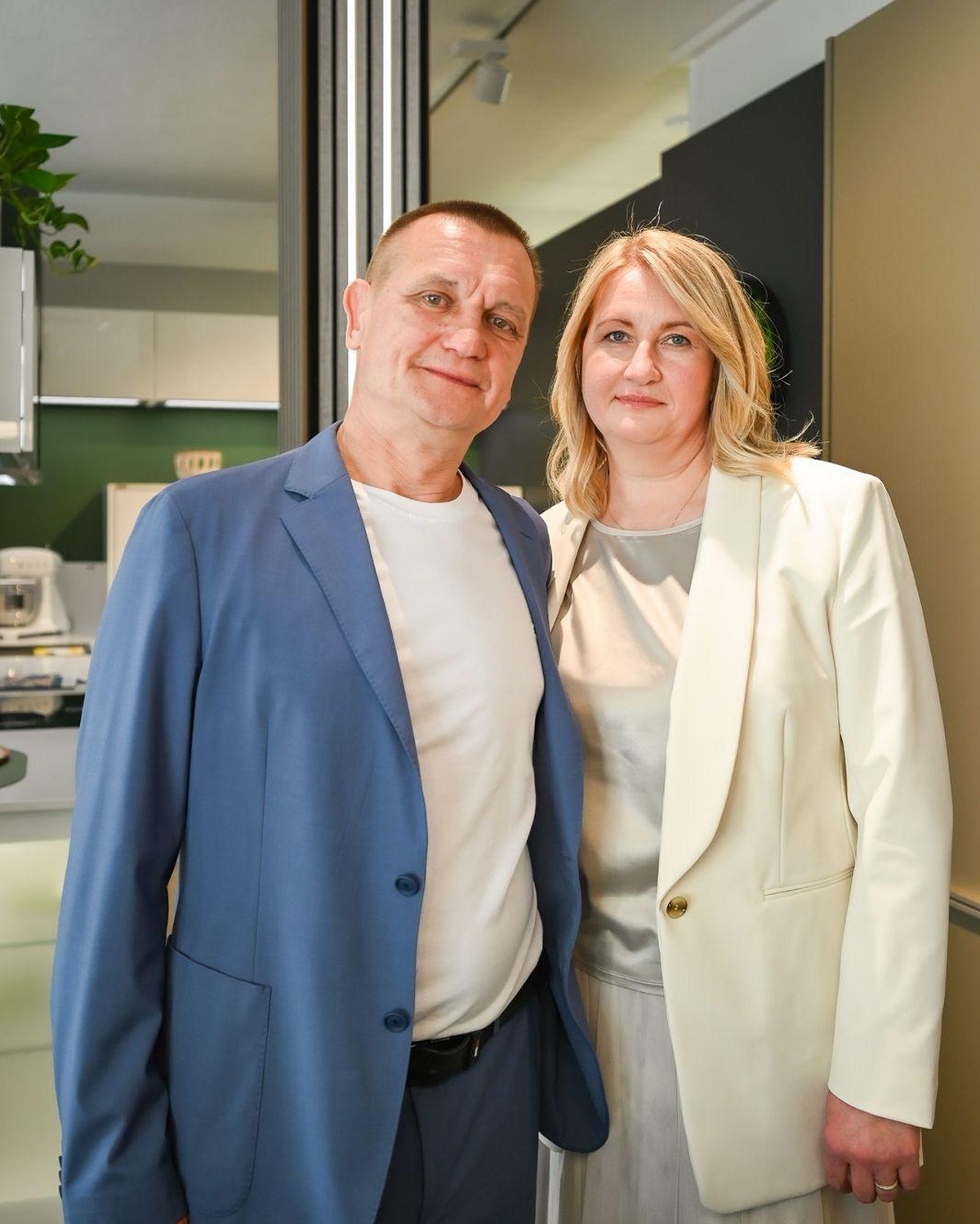 Hermann und Nadja Kolbe im Ausstellungsraum ihres Küchenstudios in Pfungstadt