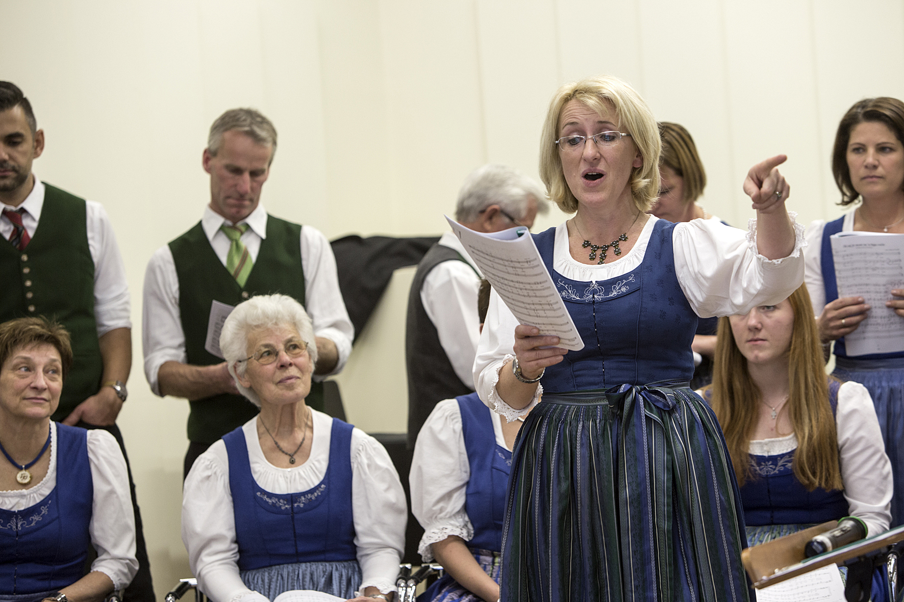 Monika Lauchard working with singers in her workshop at the Reiterkaserne, Voices of Spirit 2017, Graz