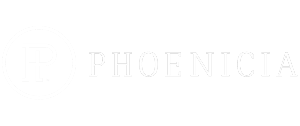 Logo von Phoenicia: Weißer Buchstabe P in einem Kreis mit dem Wort PHOENICIA daneben, alles auf dunkelgrünem Hintergrund.