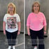 Vorher-Nachher-Vergleich einer lächelnden Frau mit Brille, zuerst im weißen Print-Shirt, dann im rosa Pullover.