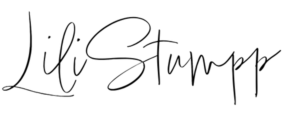 schwarze geschwunge schrift mit dem Namen Lili Stumpp