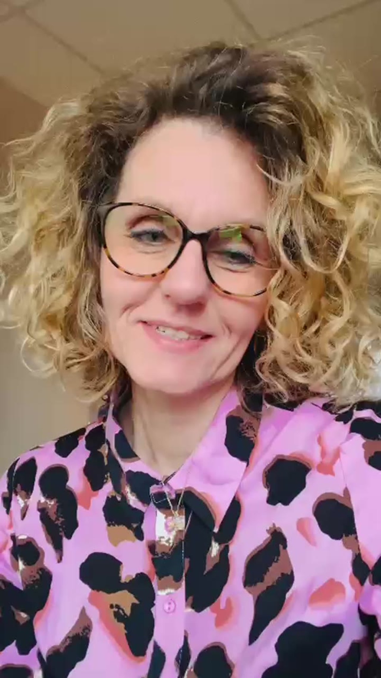 vorschau-locken-brille.jpg