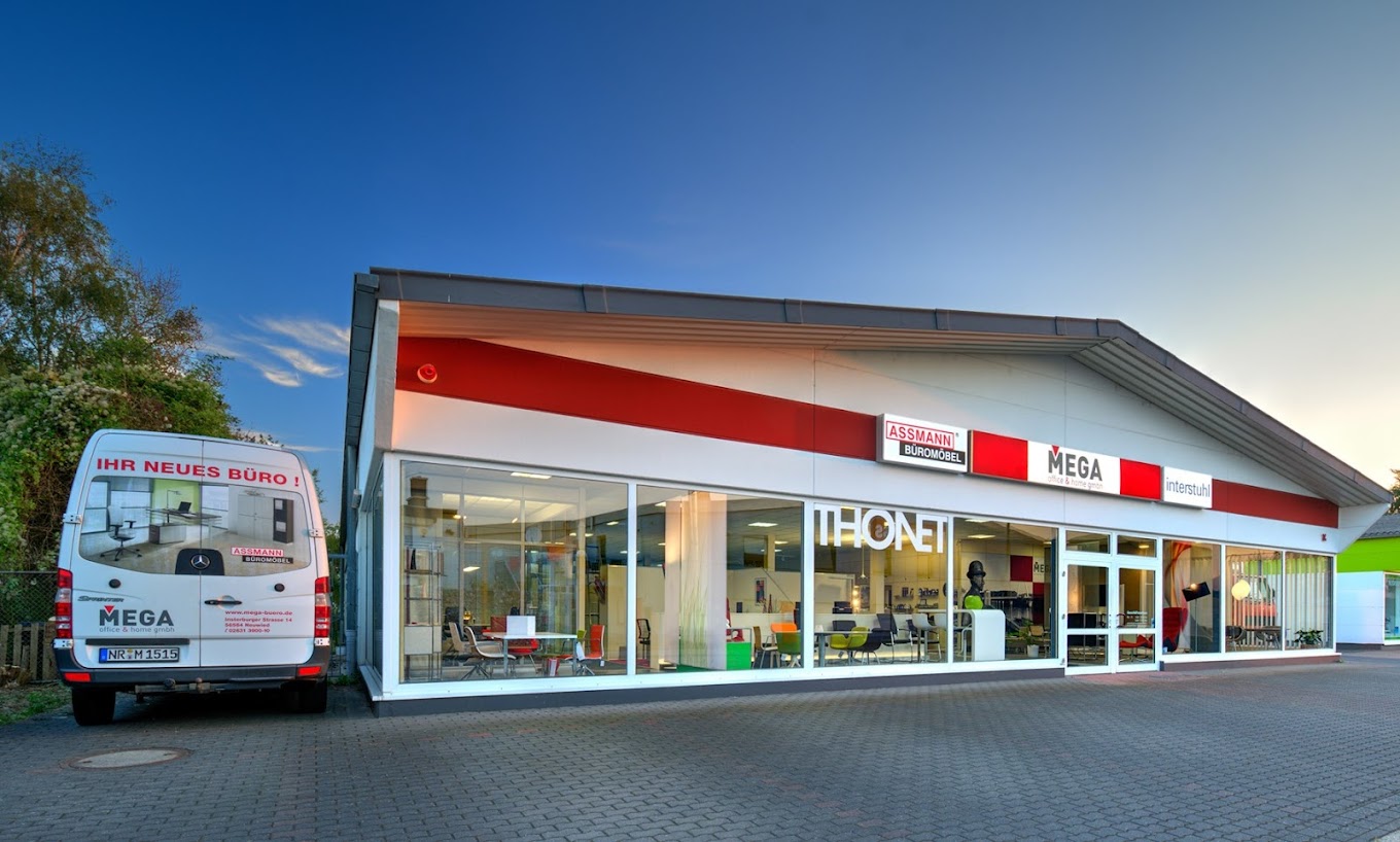 Moderner MEGA Showroom heute