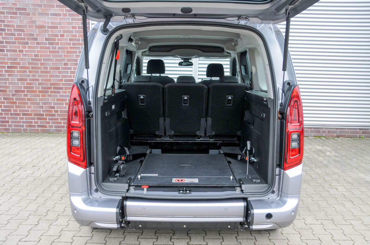 Fiat Doblò mit Heckausschnitt – Bild 8