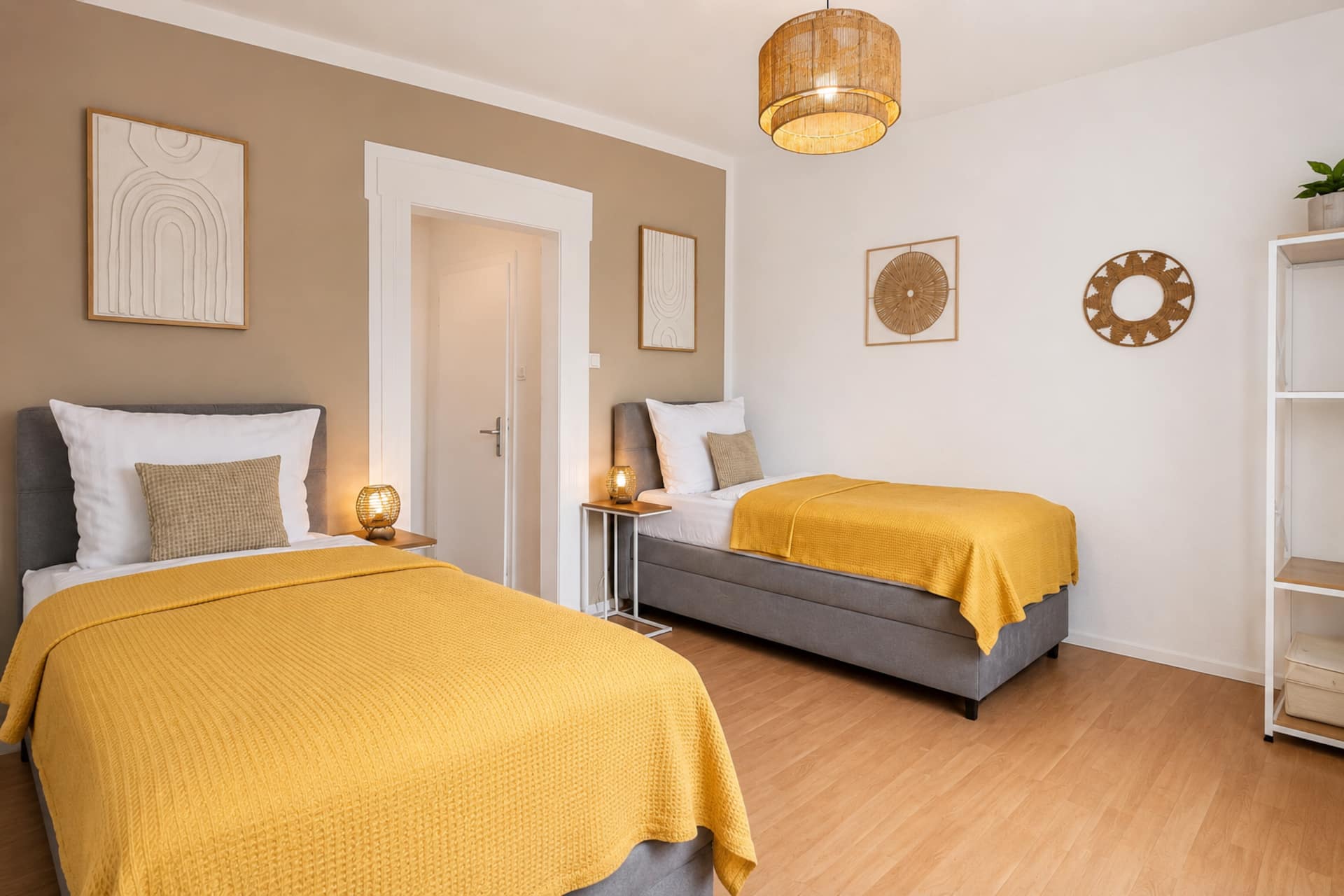 Zweites Schlafzimmer mit zwei Einzelbetten