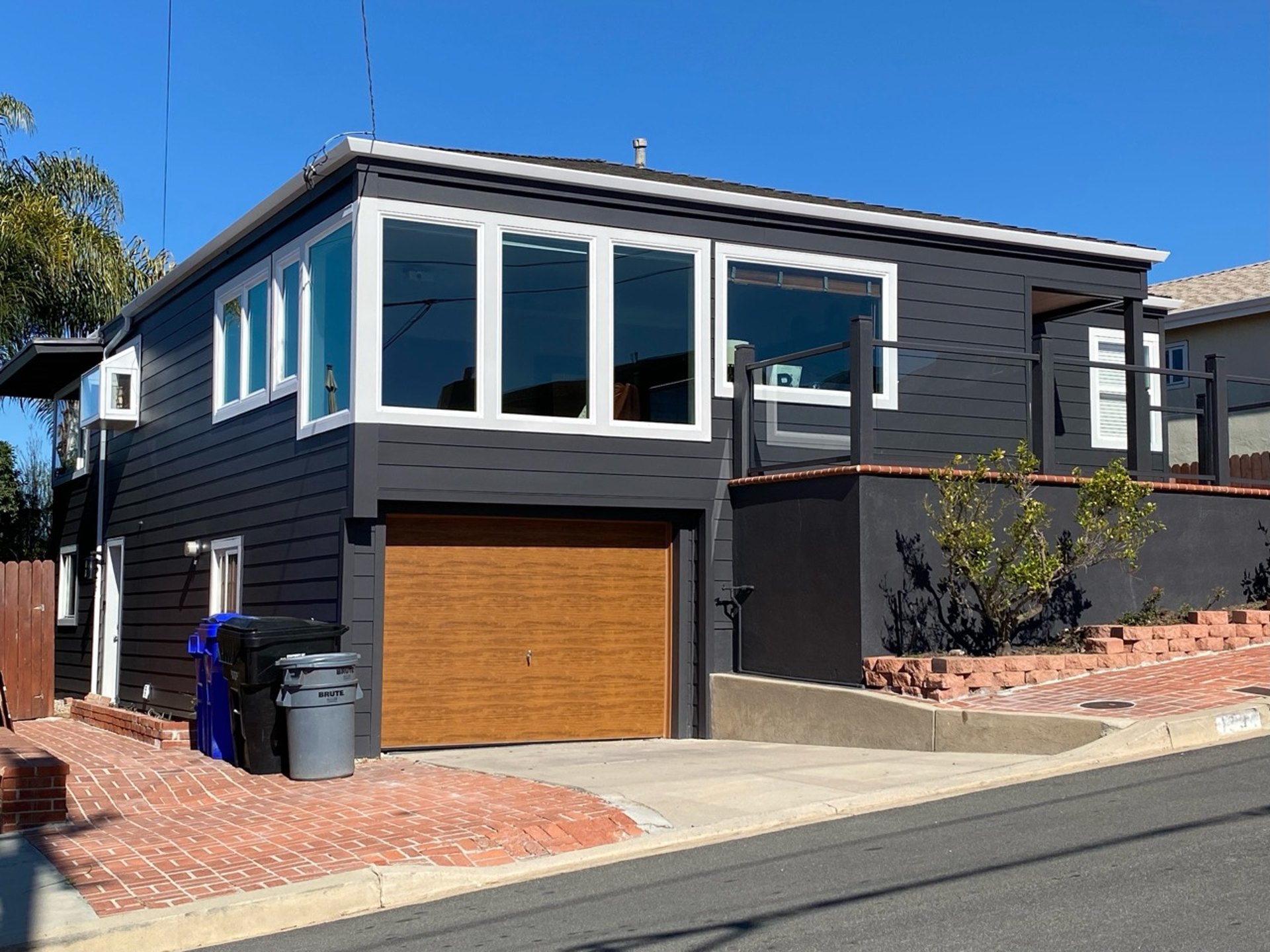 Whole-home siding replacement completed on a Southern California home by Approved Contractor