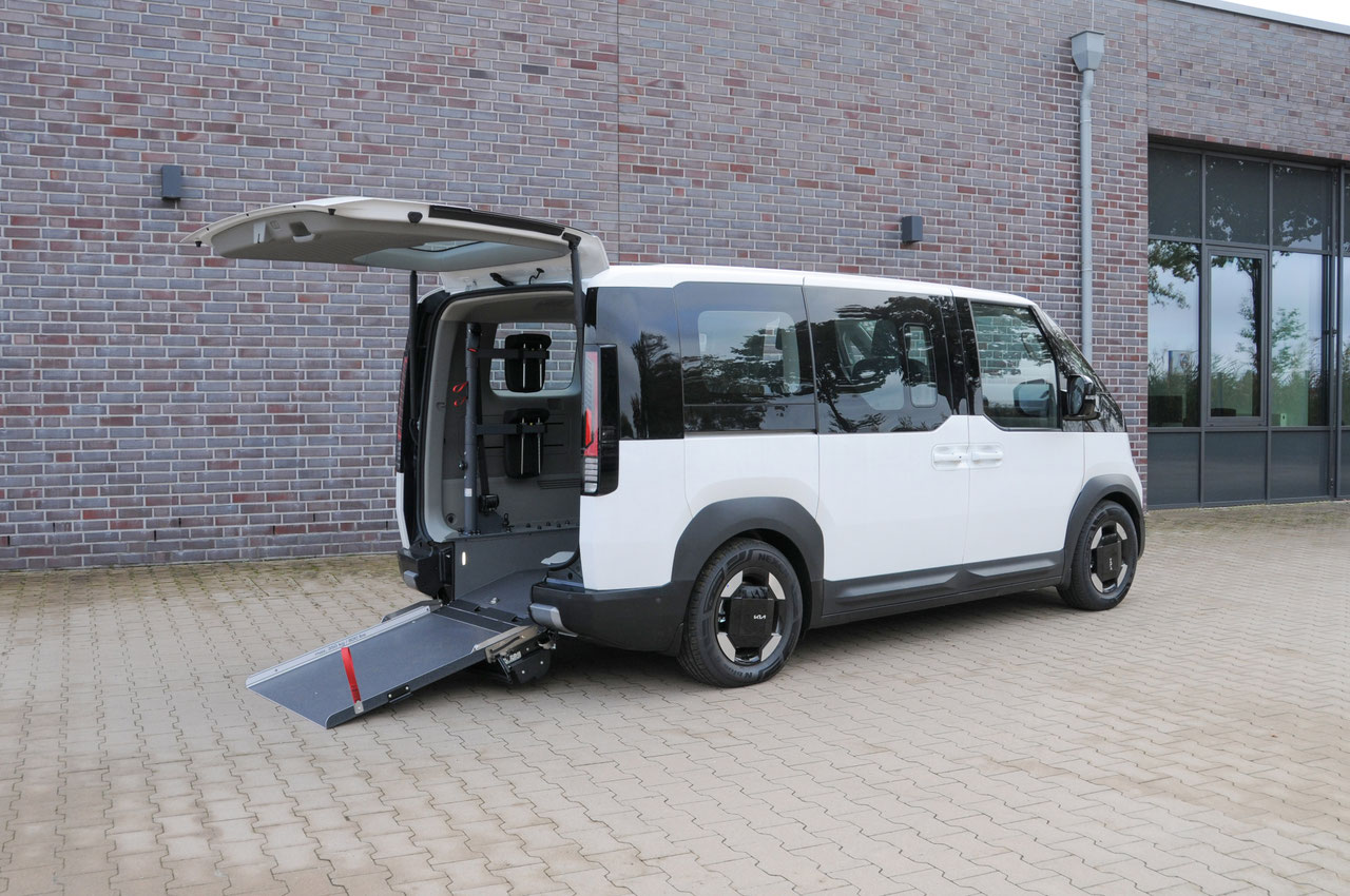 Kia PV5 mit Heckausschnitt vollelektrisch – Bild 1