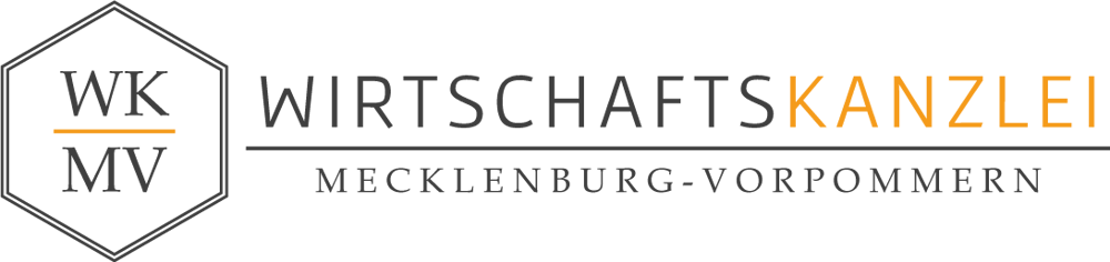 Logo: WK MV in einem Hexagon, daneben "WIRTSCHAFTSKANZLEI MECKLENBURG-VORPOMMERN".