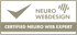 Grünes und braunes Abzeichen mit weißem Haken, Text "NEURO WEBDESIGN" und "CERTIFIED NEURO WEB EXPERT".