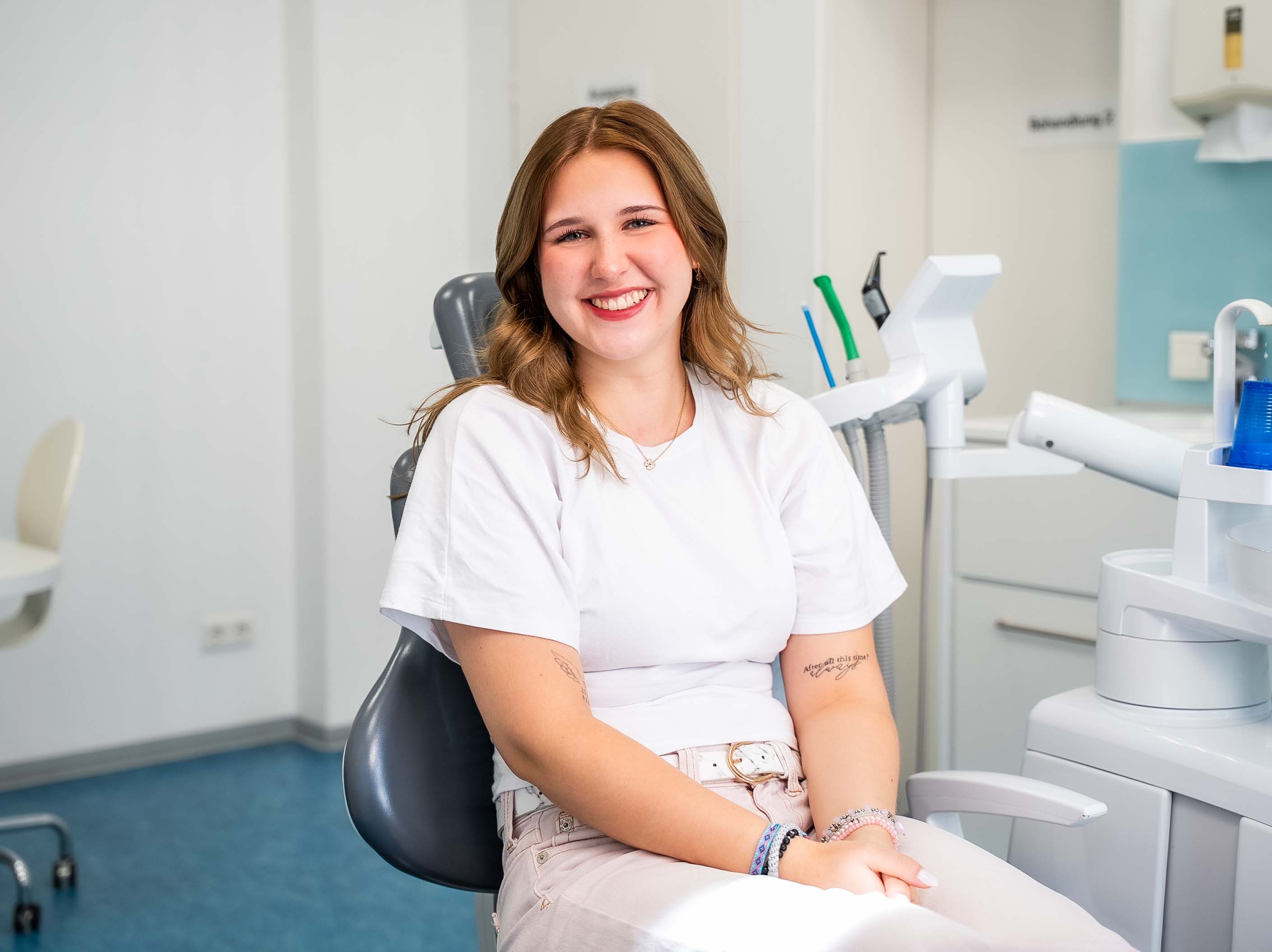 Sina, Patientin bei DEIN DENTAL Hannover