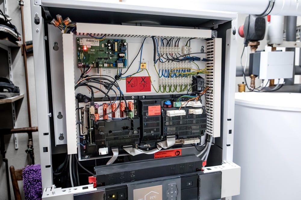 Steuerungstechnik und Verkabelung bei der Installation