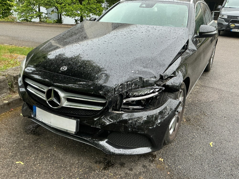 Unfallgutachten Frontschaden Mercedes