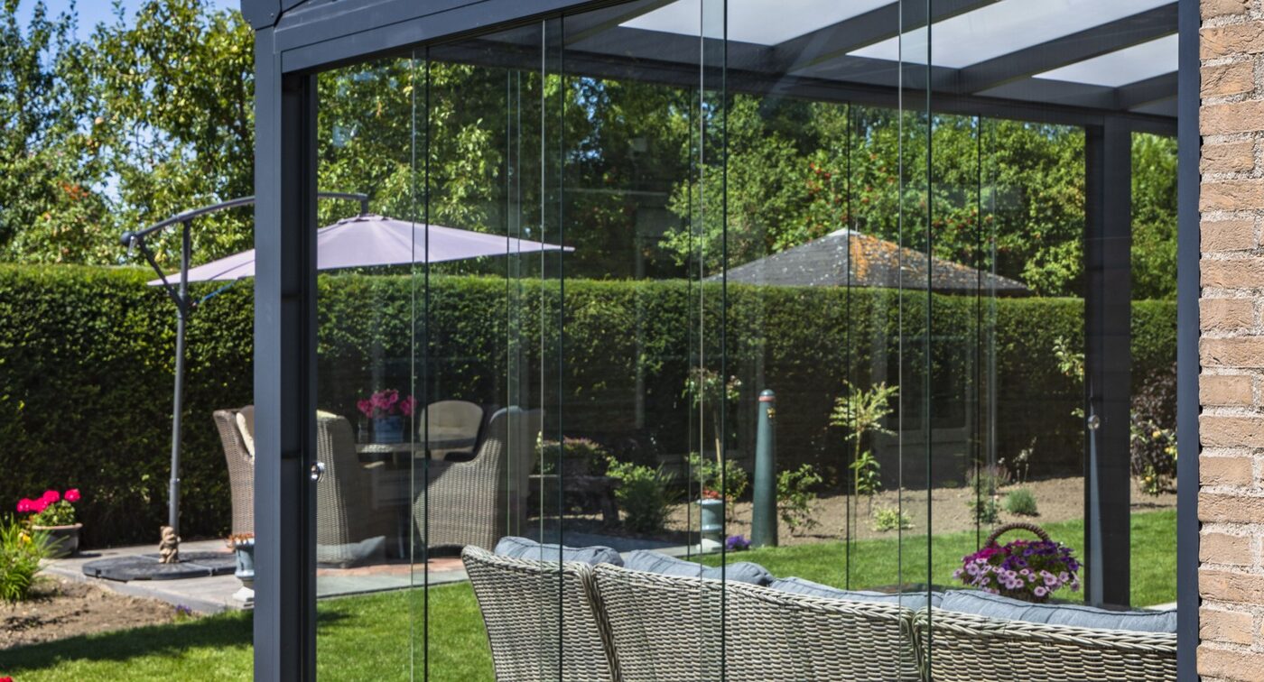 Bosco mit Polycarbonatdach an einem Wohnhaus