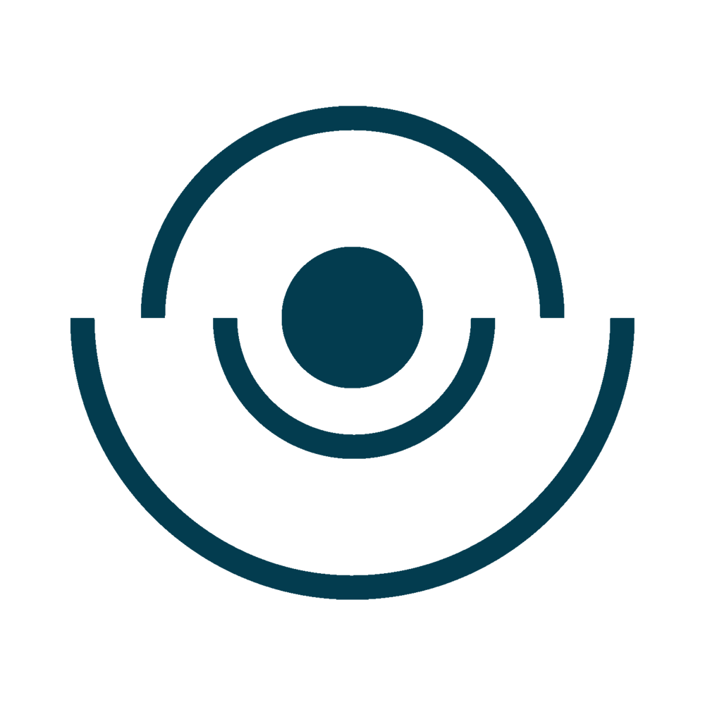 Gebrochener, dunkelblauer Katzenschild auf dunkelgrünem Hintergrund.