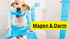 Ein lächelnder Mann macht ein Herzsymbol mit seinen Händen neben zwei Hunden; Text: "PRODUKTWELT".