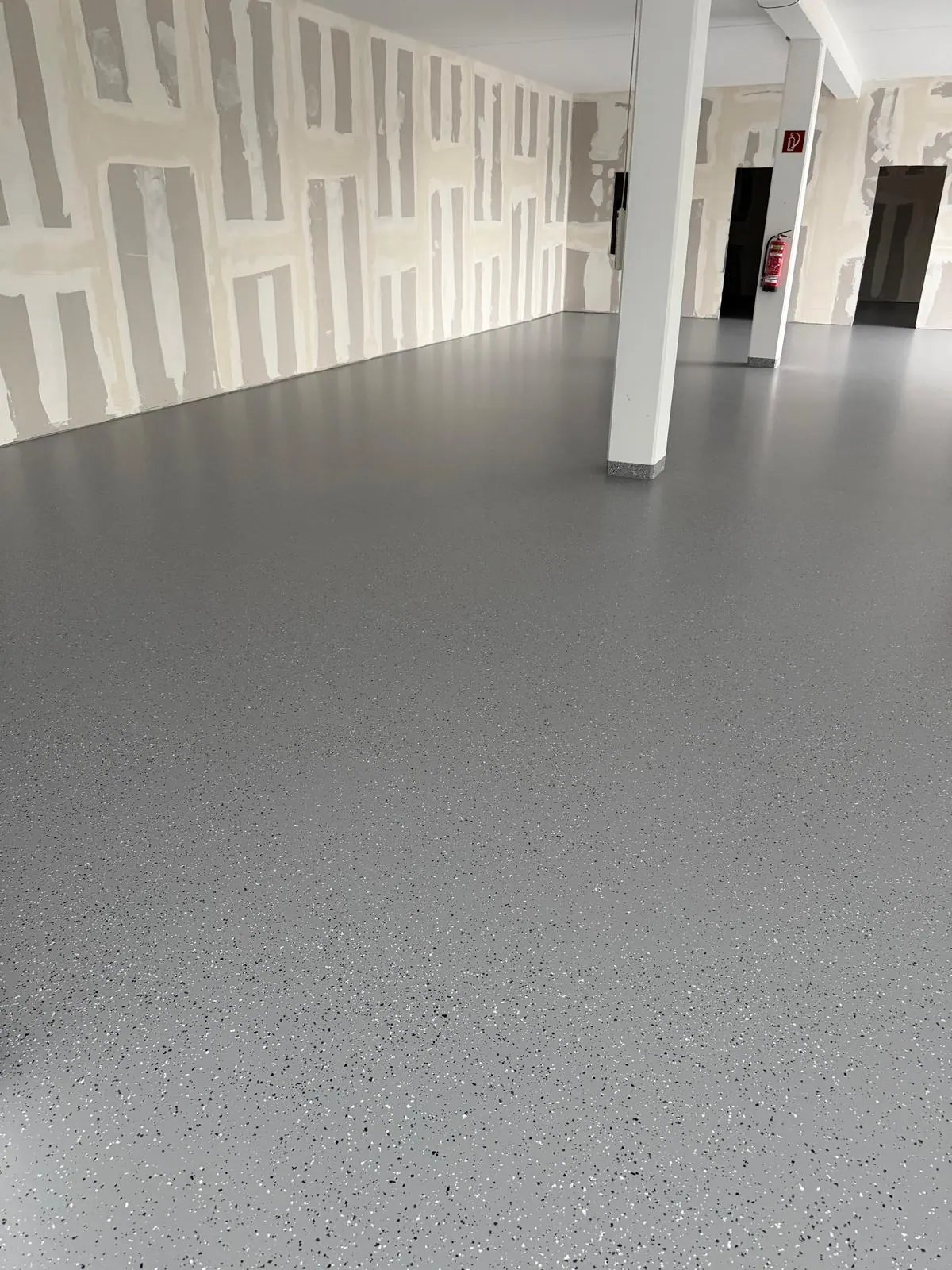 Kunstharzboden in einem Bürogebäude