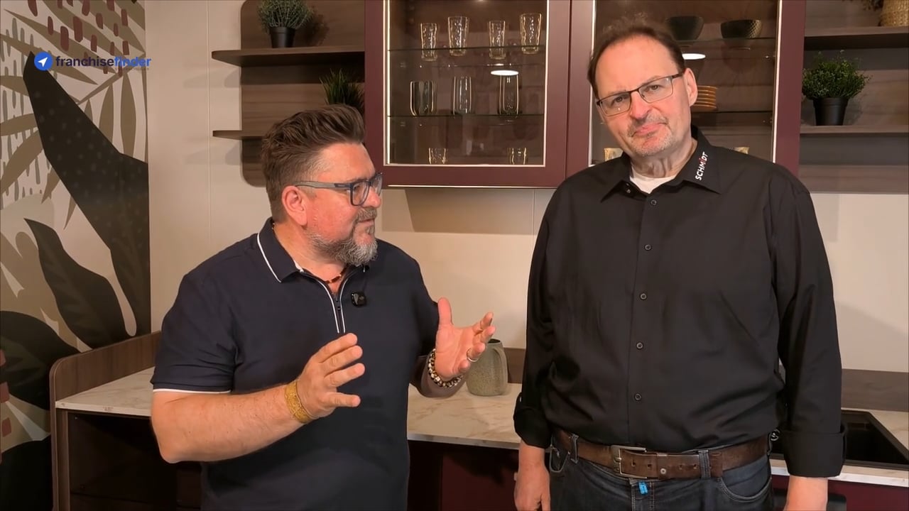 Sascha Neitzel im SCHMIDT Küchen-Studio