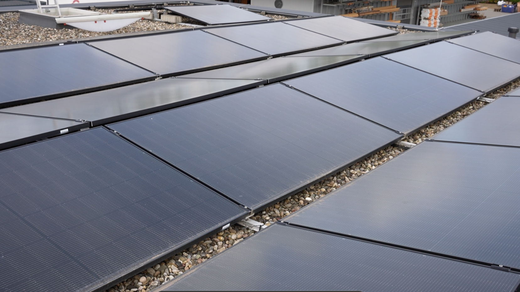Unsere eigene Dachanlage – der Standort versorgt sich selbst mit.