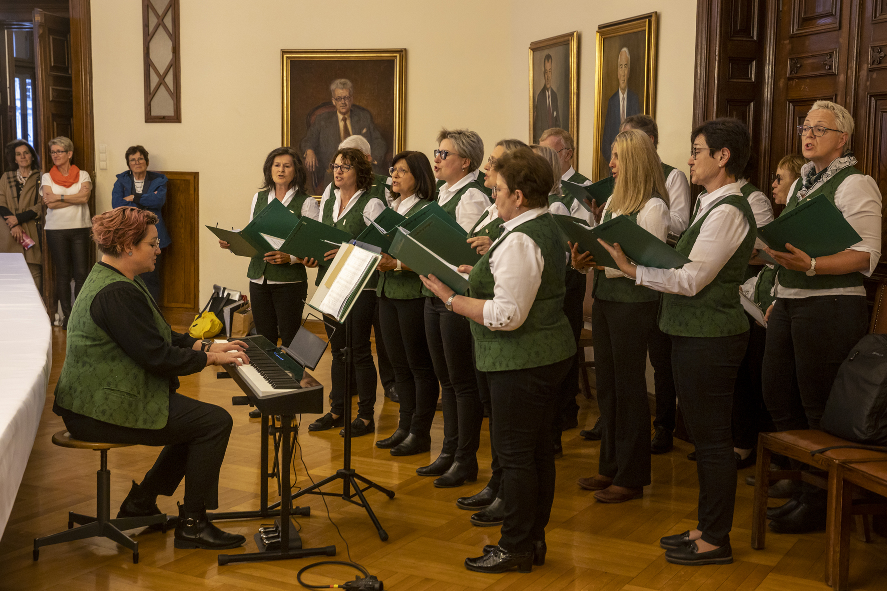 Oafach Gsungan in the senate hall of the Rathaus Graz, Long Night of Choirs, Voices of Spirit 2023