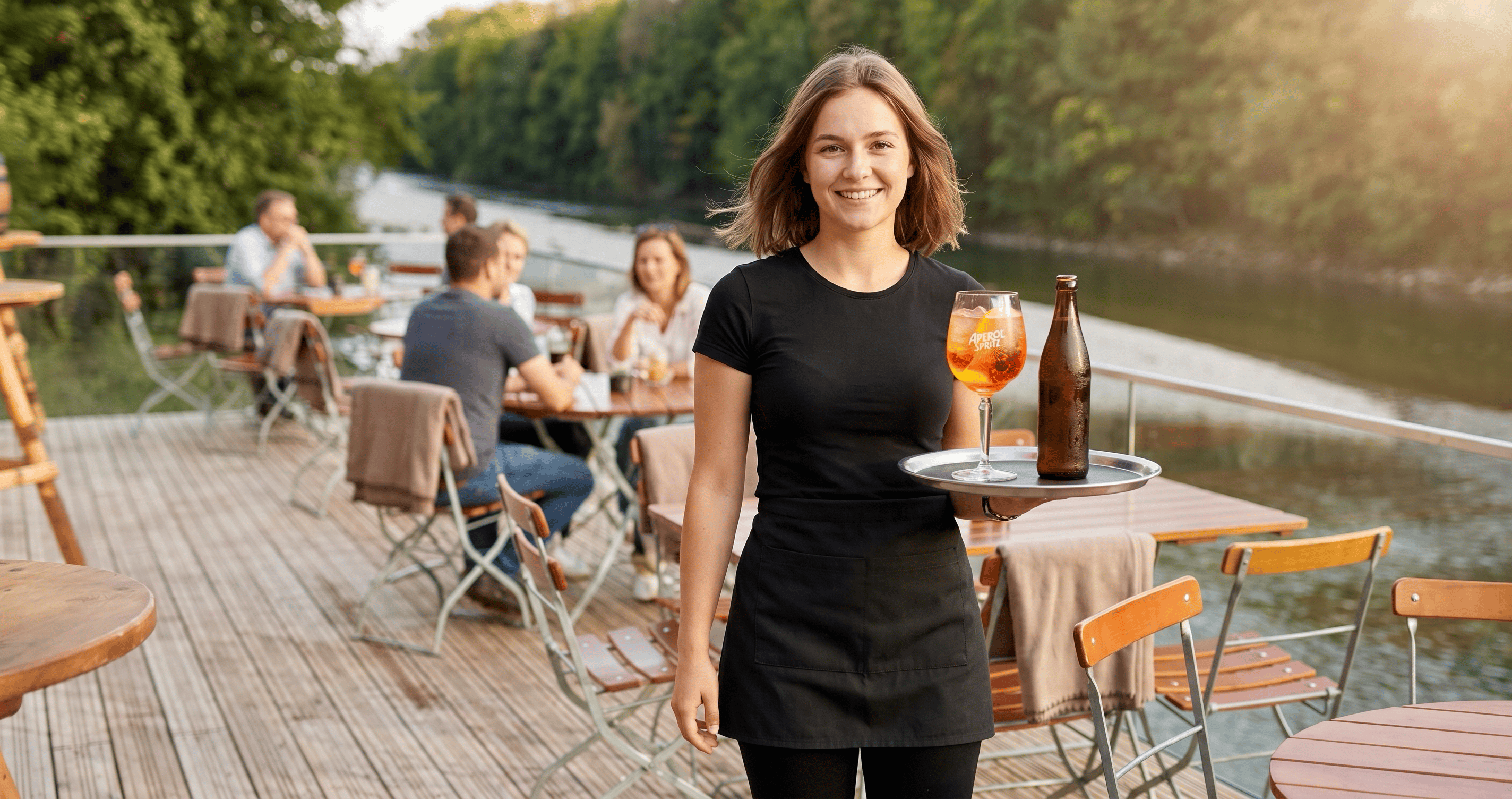 Floßlände Augsburg - Gastronomie direkt am Wasser