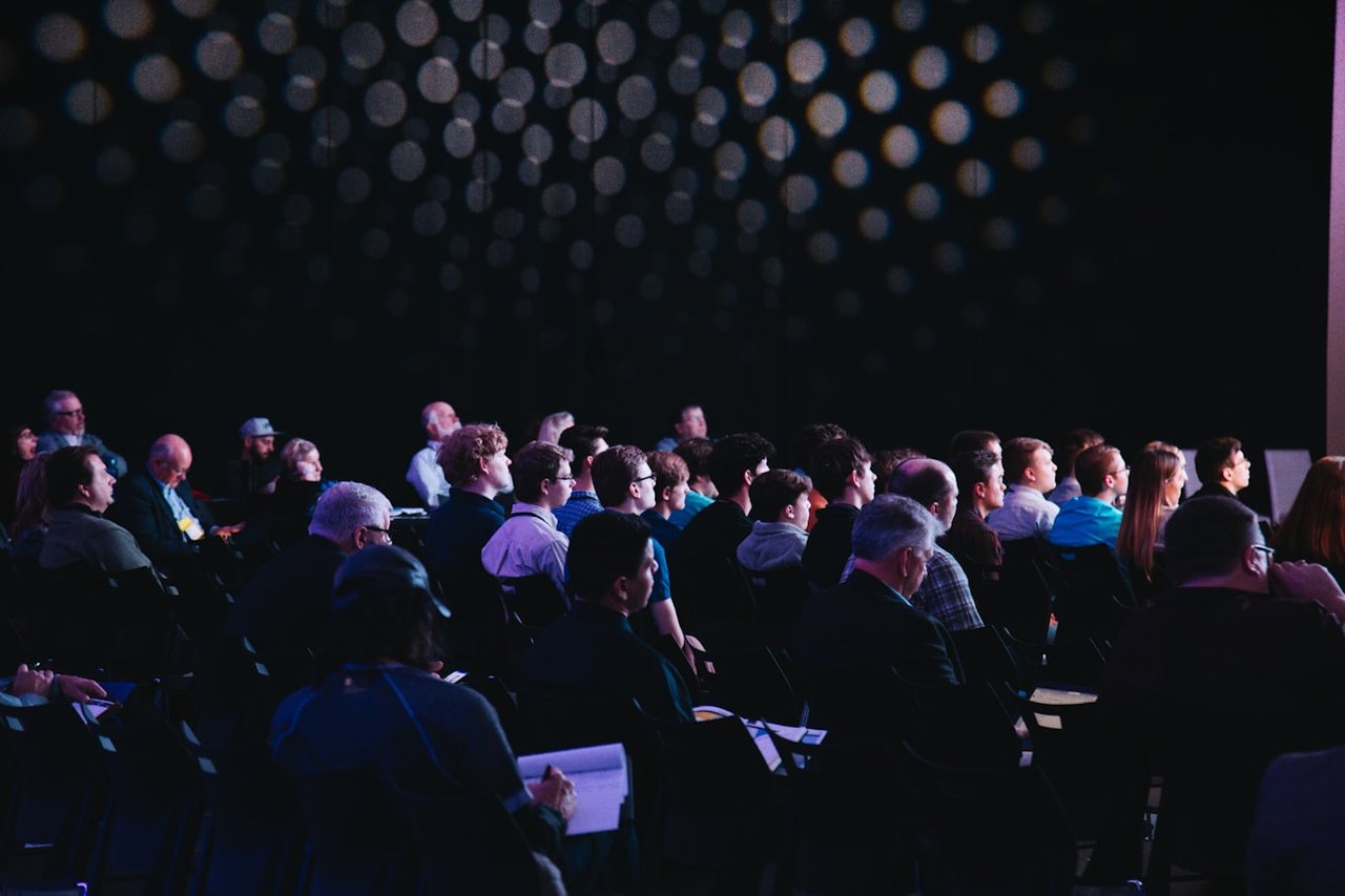 Teilnehmer eines Heckner LIVE-Webinars