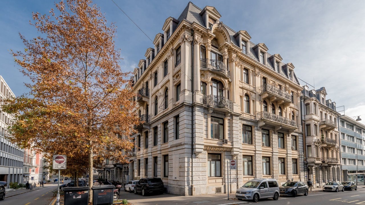 Mehrfamilienhaus in der Stadt