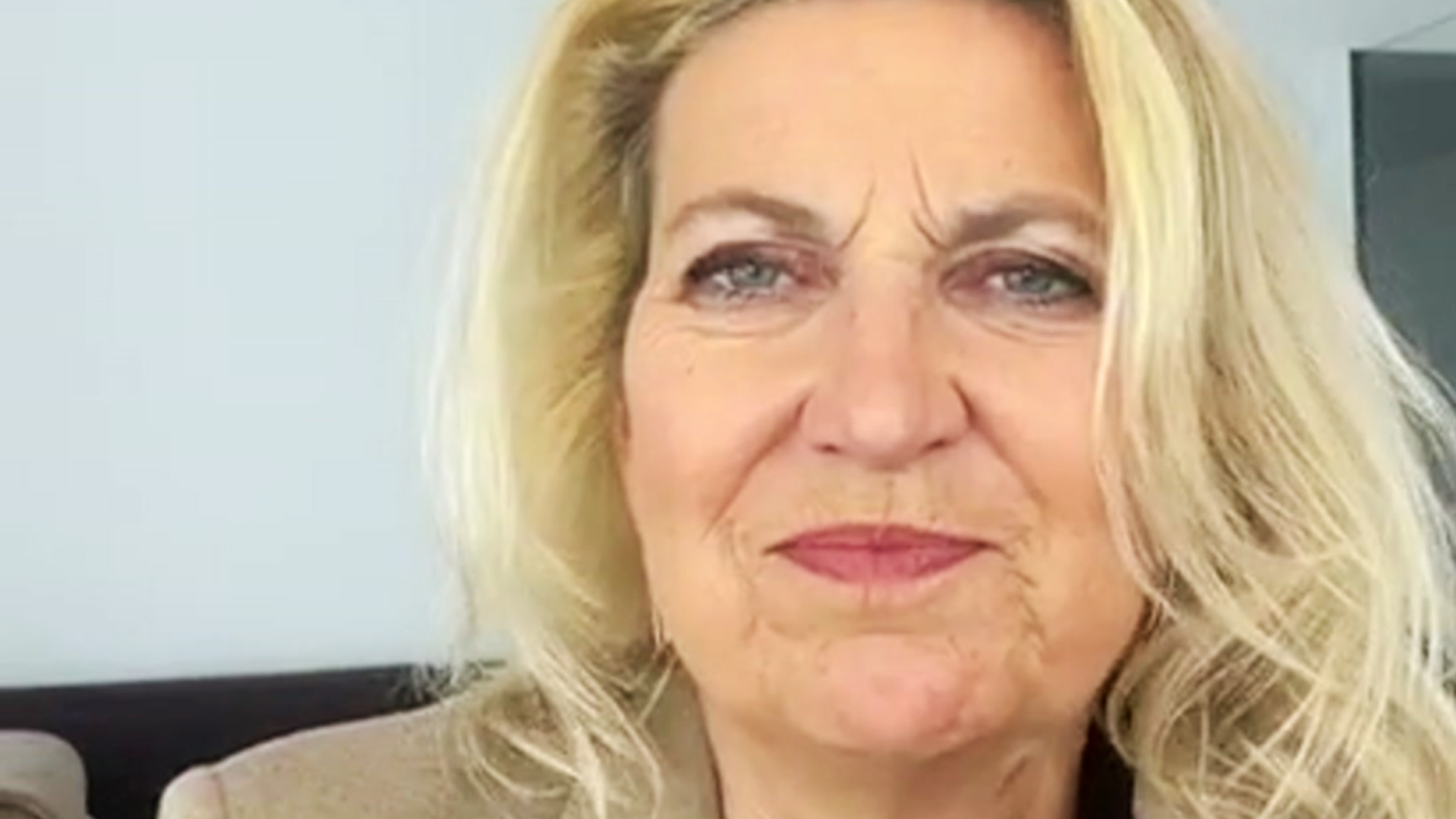 Astrid im Videogespräch