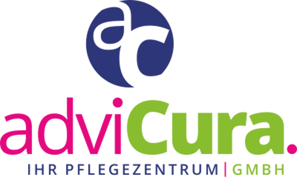 Advicura Logo mit lila "a" und grünem "c" in einem Kreis, darunter "adviCura. IHR PFLEGEZENTRUM GMBH".