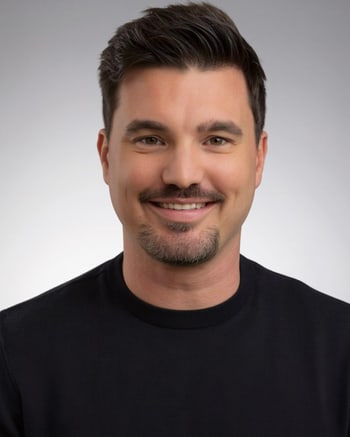 Tim Christopher Gasse, Gründer und leitender Coach von NEOP, im Porträt