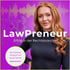 Sarah Samer vor Justitia-Statue für den Podcast LawPreneur – Erfolg in der Rechtsbranche.