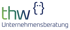 Logo der thw Unternehmensberatung mit grün-blauem Schriftzug und einem Symbol aus geschweiften Klammern auf schwarzem Grund.