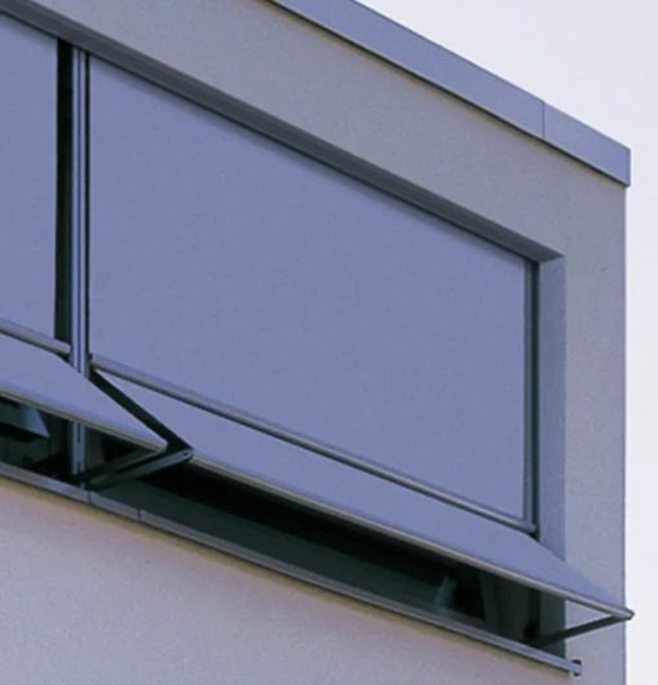 Markisolette am Fenster montiert