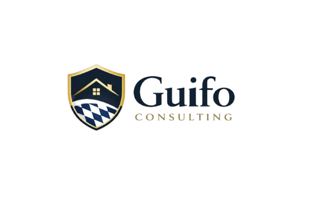 Logo: Gold-schwarzer Schild mit Haus und Schachbrettmuster, daneben Text "Guifo Marketing".