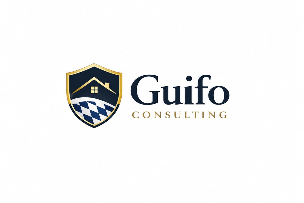 Guifo Marketing Logo: goldenes Schild mit Haus und Schachbrettmuster, daneben Text "Guifo MARKETING".