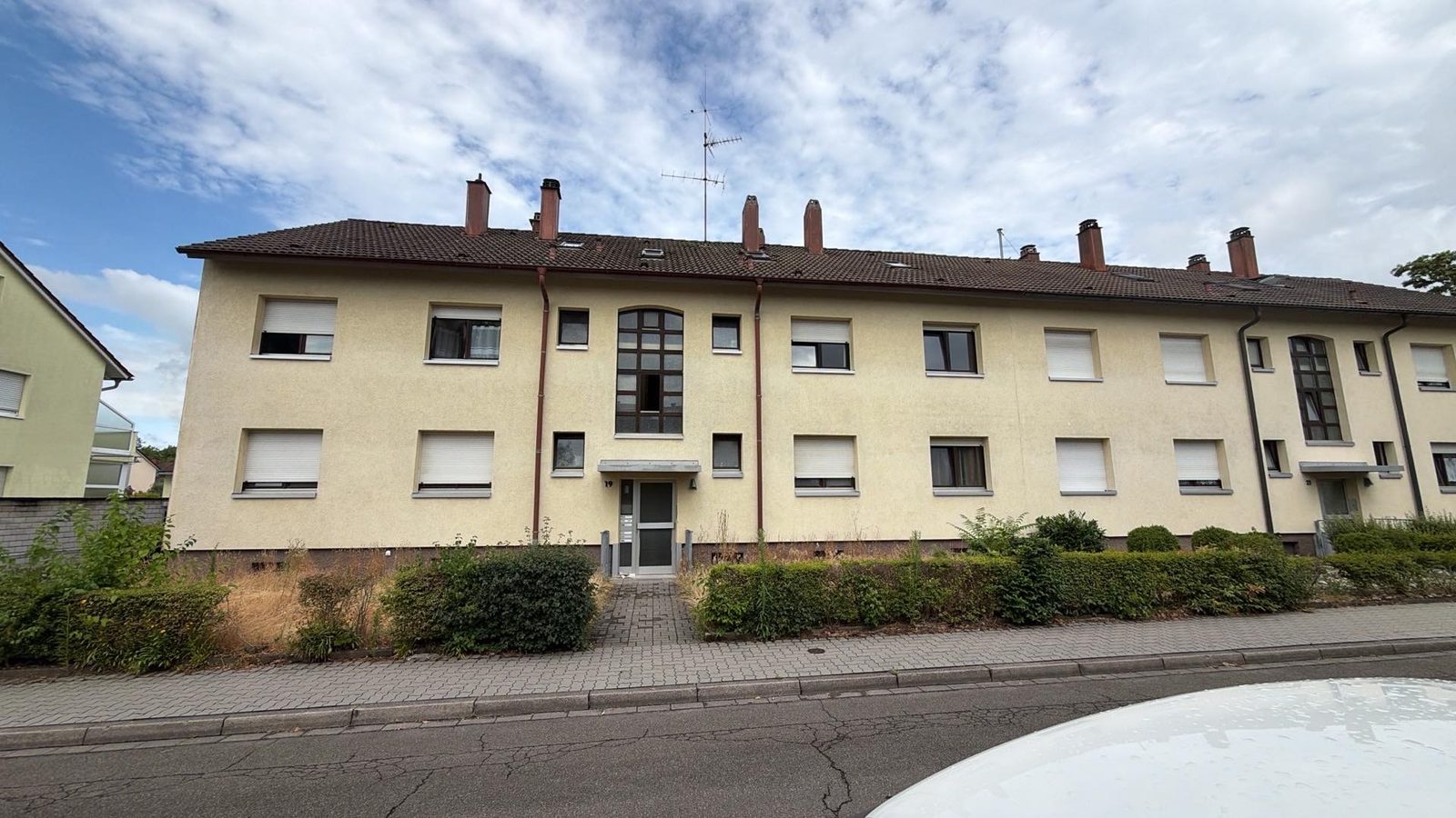 Mehrfamilienhaus mit 6 Wohneinheiten in Karlsruhe – Fenstertausch