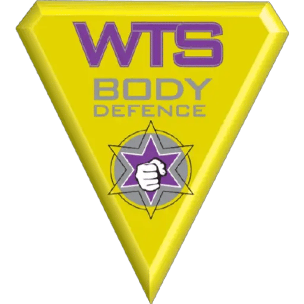 Gelbes Dreieck-Logo mit lila Text "WTS BODY DEFENCE" und Faust in einem Stern.