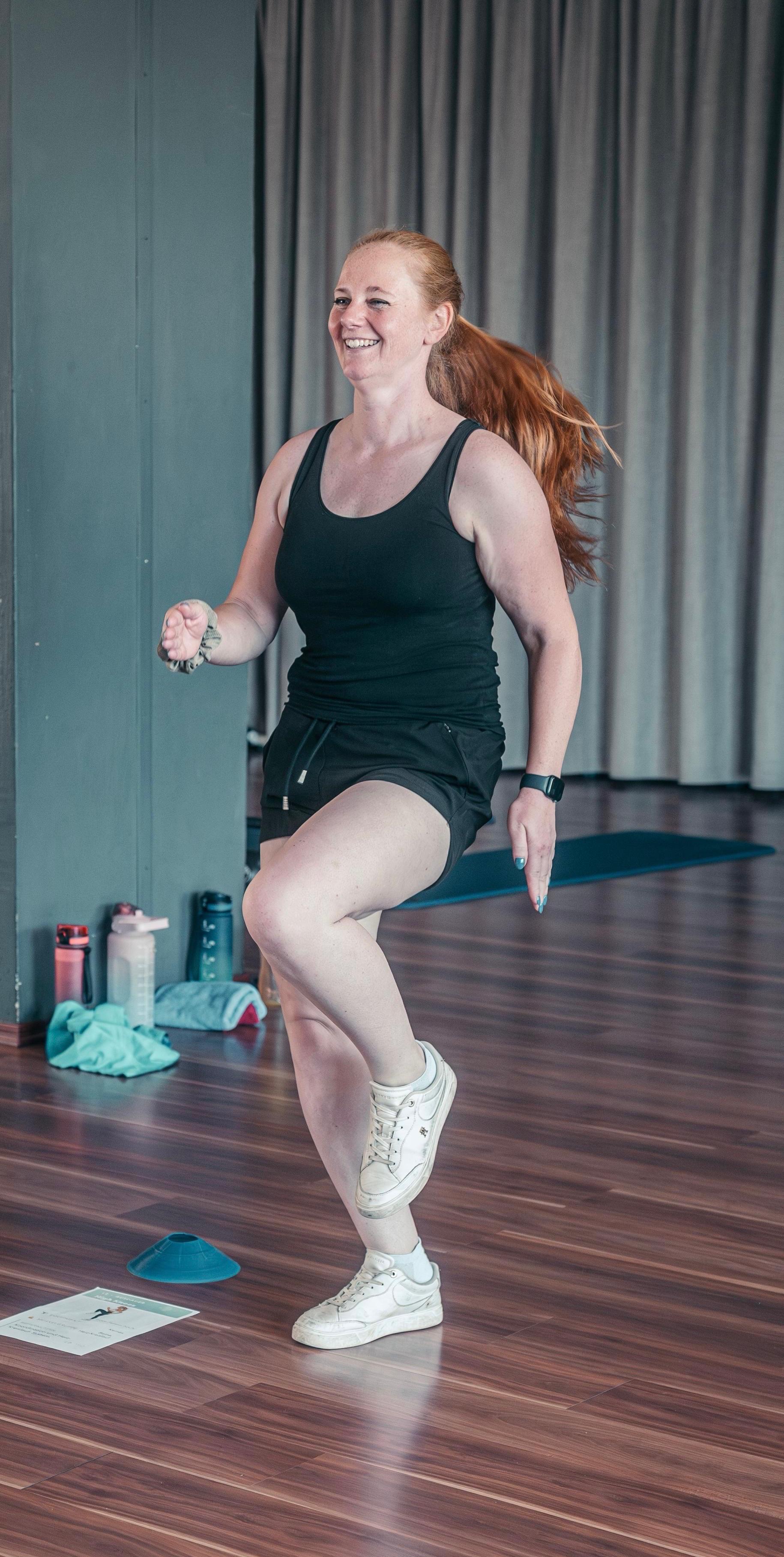 Trainerin beim Reiterfitness-Training