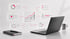 Laptop auf einem Schreibtisch mit schwebenden digitalen Dashboards, die Datenanalysen und steigende Diagramme zeigen.