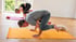 Yoga im hellen Studio.png