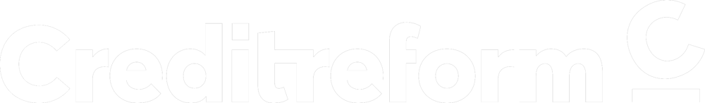 Weißes Creditreform Logo mit dem Markennamen und einem stilisierten C-Symbol auf schwarzem Hintergrund.